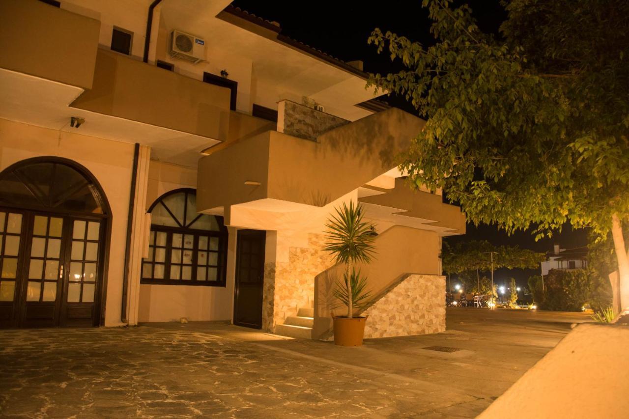 Palm Tree Apartments Pszakúdia Kültér fotó